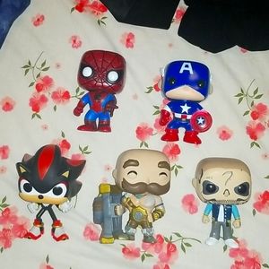 3 Funk O Pop Figures and 2 Bobble Head Figures.